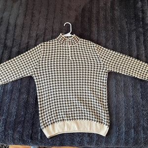 Houndstooth Sweater Black and Tan Medium